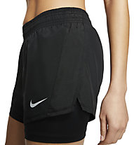 Nike W 2-In-1 Running - kurze Laufhose - Damen, Black